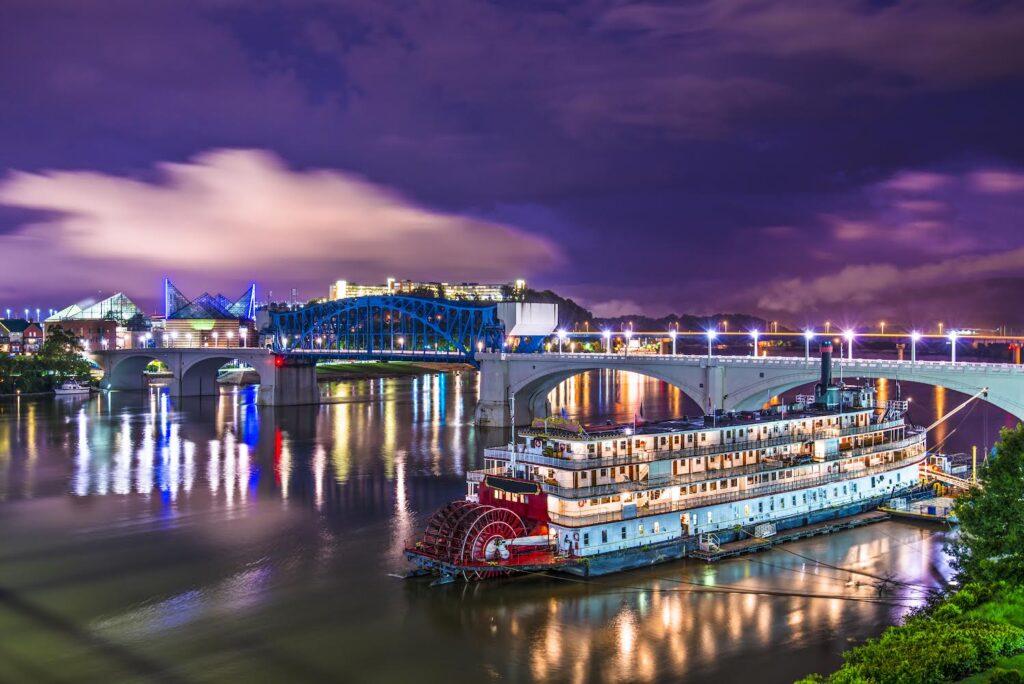 Chattanooga, Tennessee, USA downtown over the river